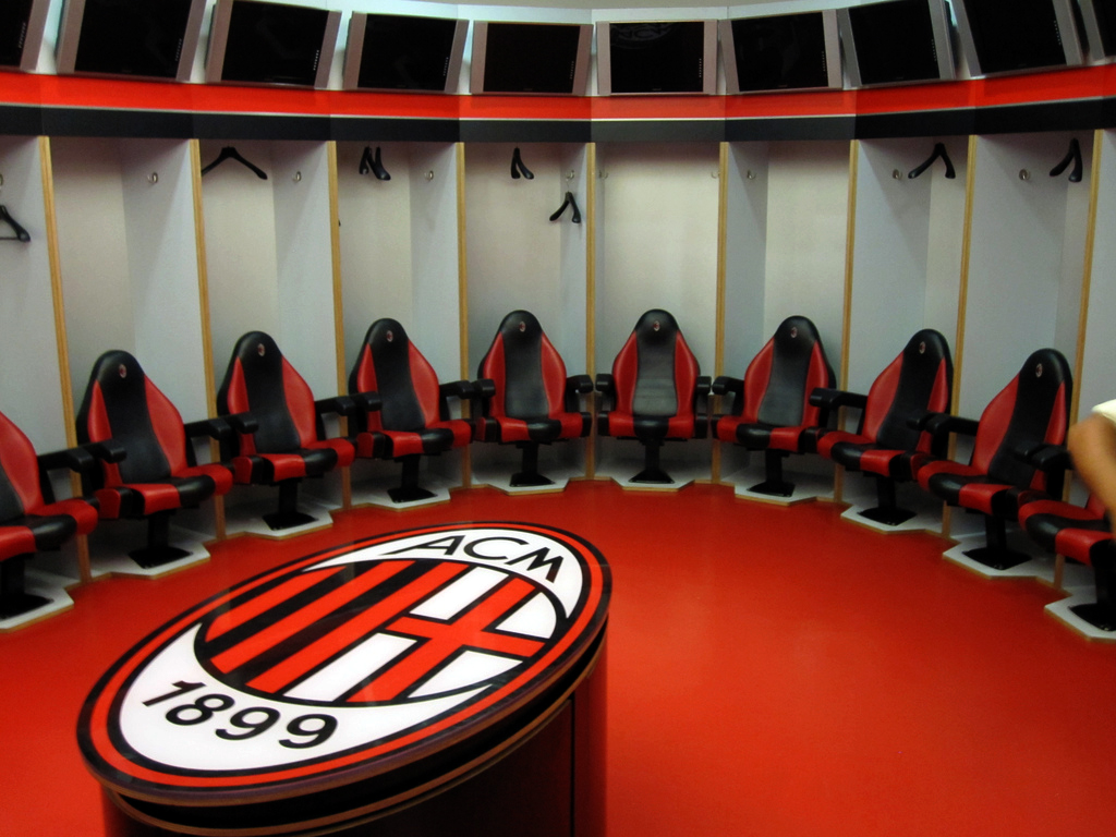 Chinese investors to control AC Milan